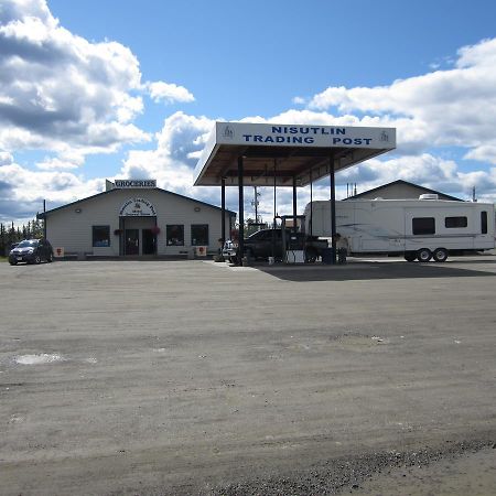 Nisutlin Trading Post Motel Teslin Extérieur photo