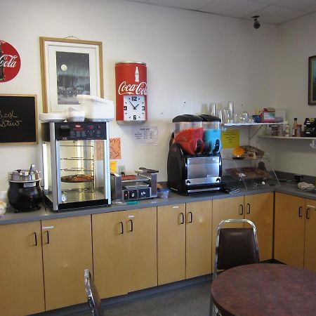 Nisutlin Trading Post Motel Teslin Extérieur photo